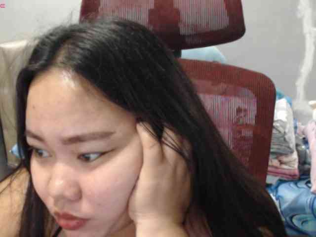 BubbleButtPinay webcam