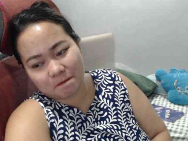 BubbleButtPinay webcam