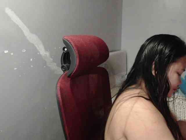 BubbleButtPinay webcam