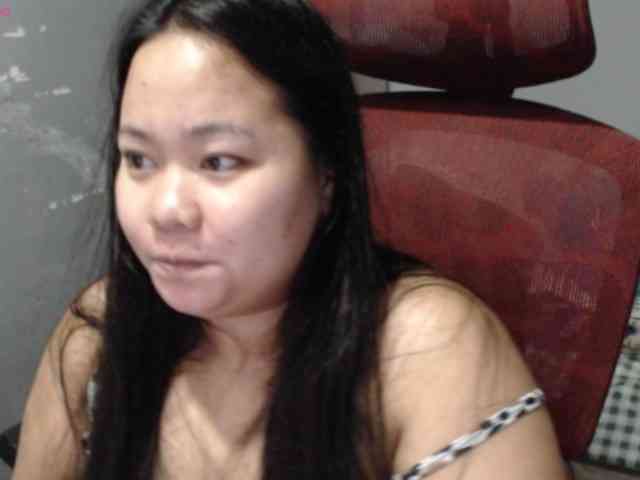 BubbleButtPinay webcam