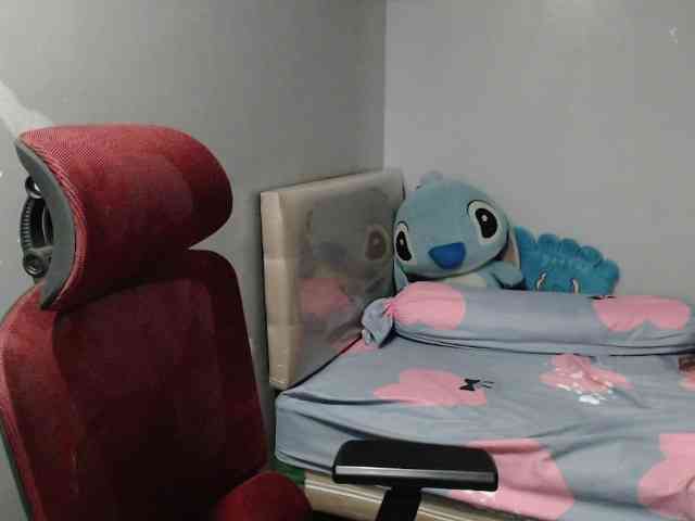 BubbleButtPinay webcam