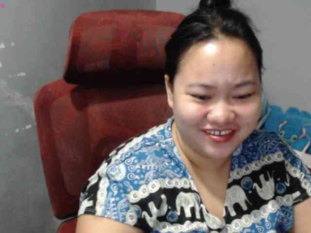 BubbleButtPinay webcam
