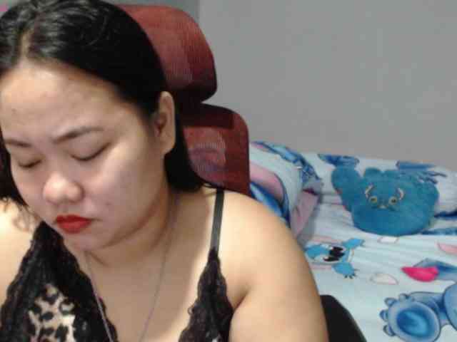 BubbleButtPinay webcam
