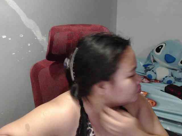 BubbleButtPinay webcam