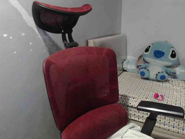 BubbleButtPinay webcam