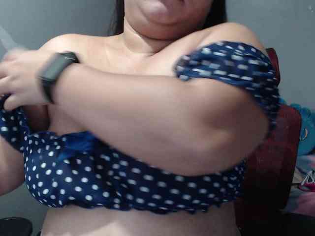 Model: BubbleButtPinay