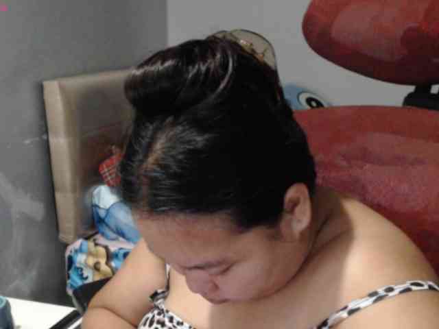 BubbleButtPinay webcam