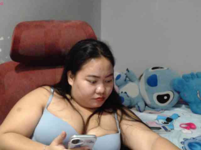 BubbleButtPinay webcam