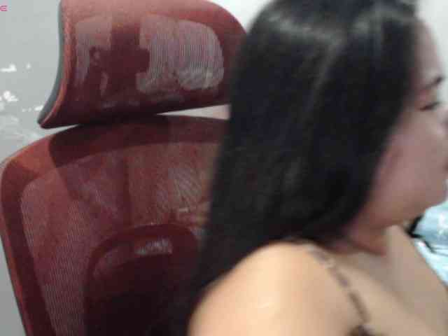 BubbleButtPinay webcam