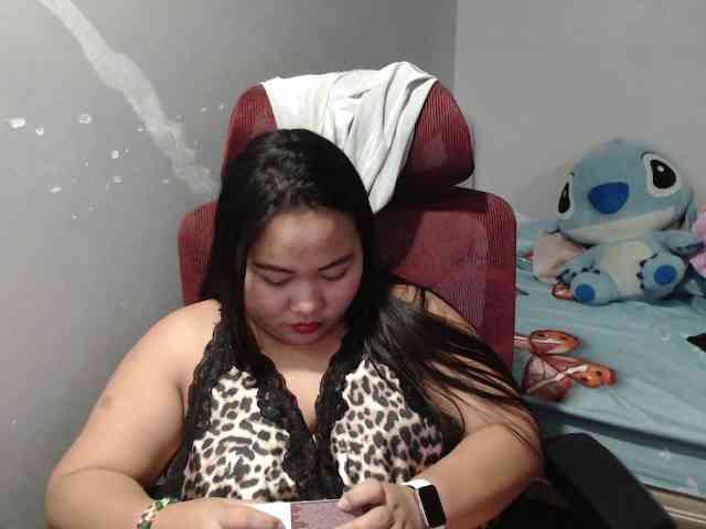BubbleButtPinay webcam