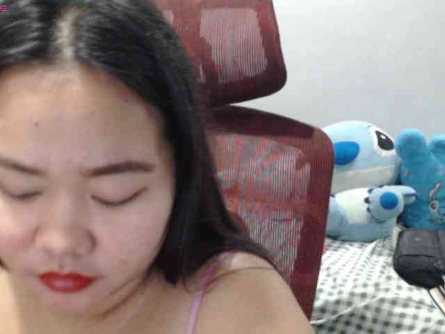 BubbleButtPinay webcam