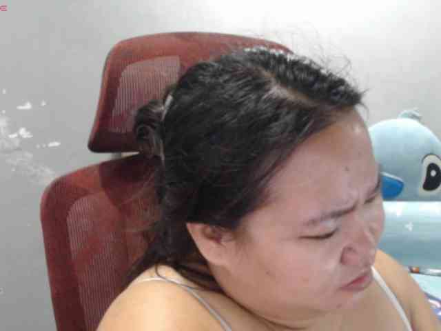 BubbleButtPinay webcam