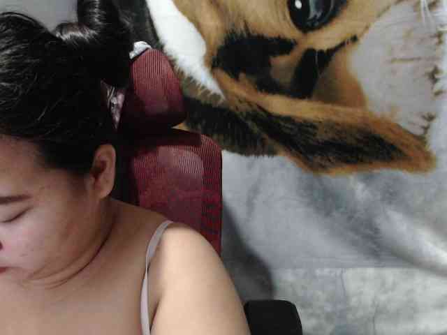 BubbleButtPinay webcam