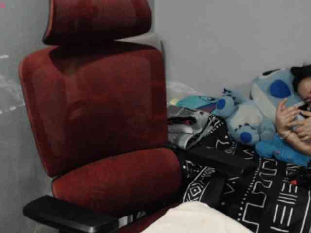 BubbleButtPinay webcam