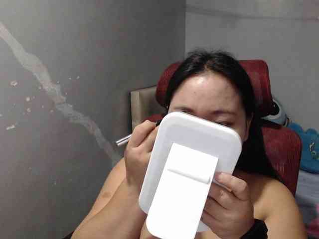 BubbleButtPinay webcam