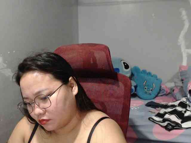BubbleButtPinay webcam