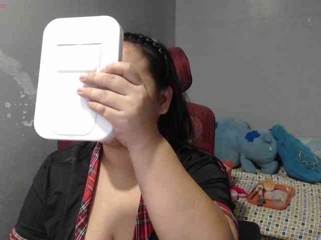 BubbleButtPinay webcam