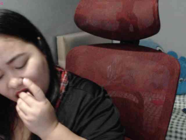 BubbleButtPinay webcam