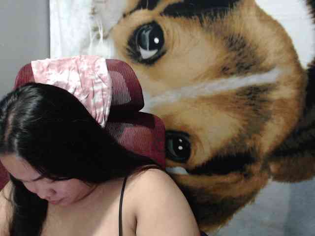 BubbleButtPinay webcam