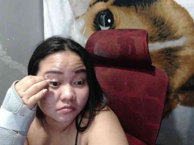 BubbleButtPinay webcam