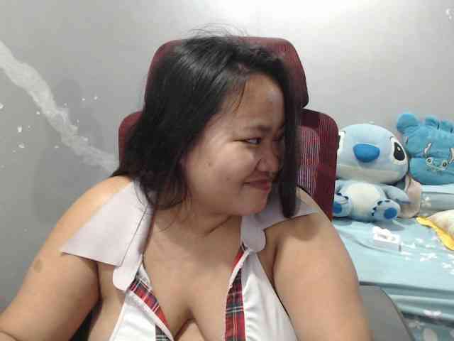 BubbleButtPinay webcam