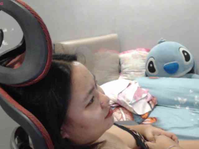 BubbleButtPinay webcam