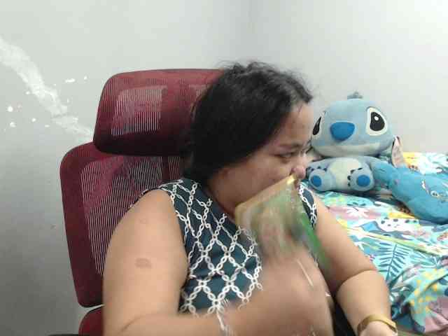 BubbleButtPinay webcam