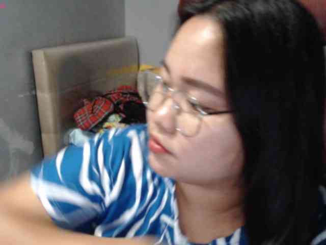 BubbleButtPinay webcam