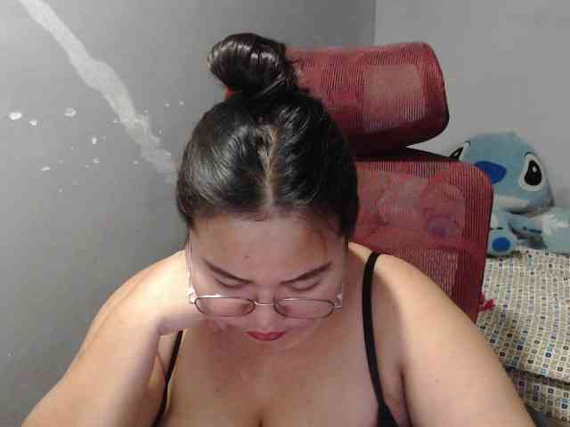 BubbleButtPinay webcam