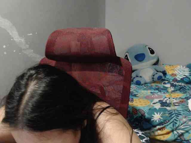 BubbleButtPinay webcam