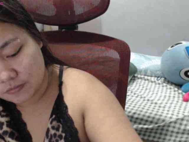 BubbleButtPinay webcam