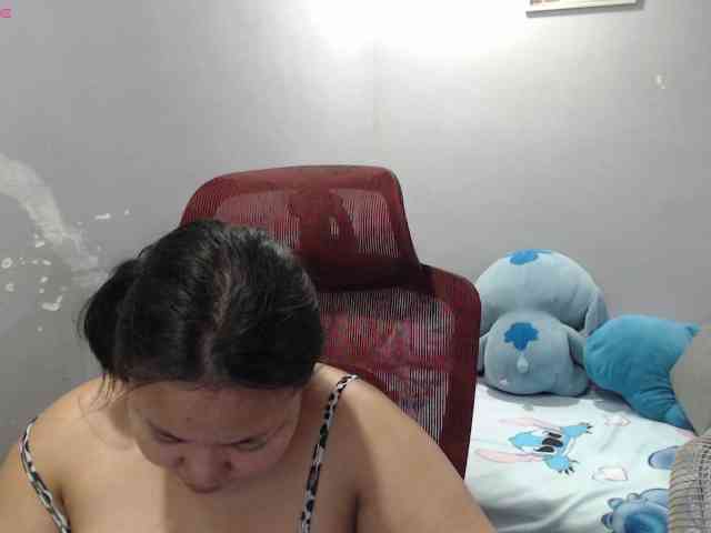 Model: BubbleButtPinay