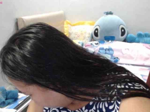 BubbleButtPinay webcam