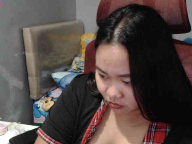 BubbleButtPinay webcam