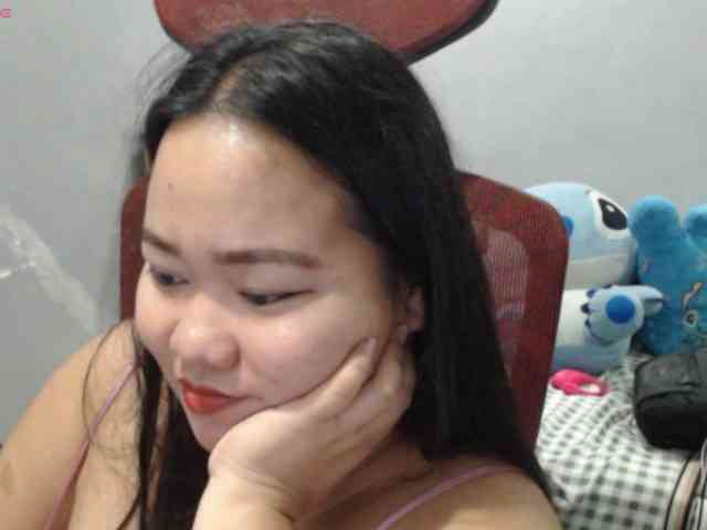 BubbleButtPinay webcam