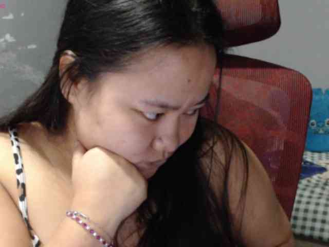 BubbleButtPinay webcam