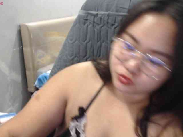 BubbleButtPinay webcam
