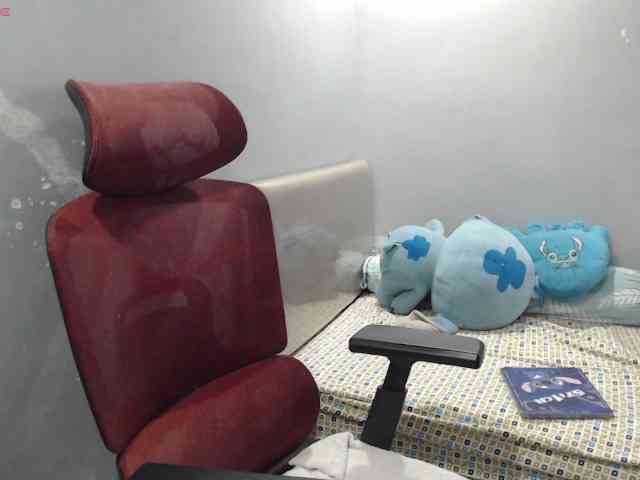 BubbleButtPinay webcam