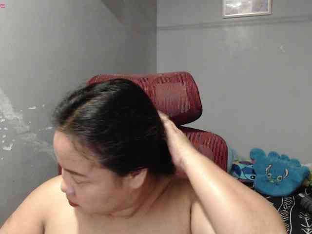 BubbleButtPinay webcam