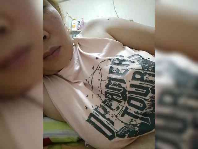 LovelyYna Live Webcam on BongaCams