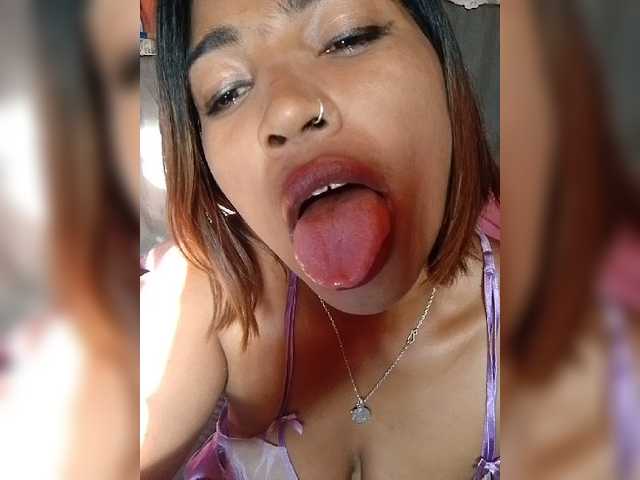 le modèle butterfly007 est en webcam porno dans un show sur le site bongacams, il possède les tags suivants: Ebony,Brunette,Hairy