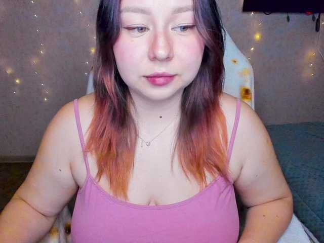 MilkaFoxy live cam on BongaCams