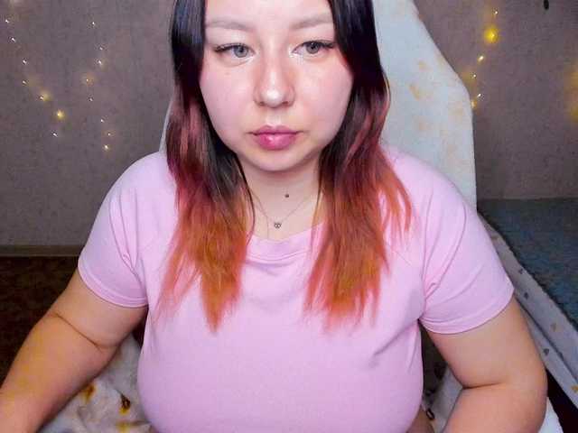 MilkaFoxy live cam on BongaCams