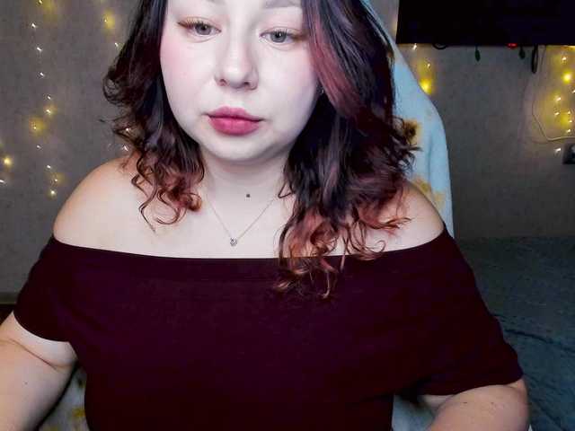 MilkaFoxy live cam on BongaCams
