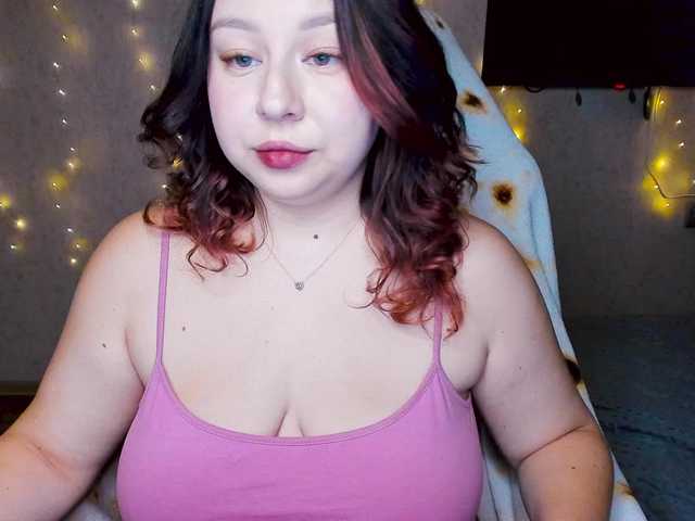 MilkaFoxy live cam on BongaCams
