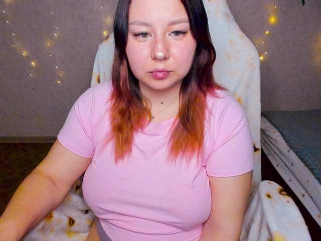 MilkaFoxy live cam on BongaCams
