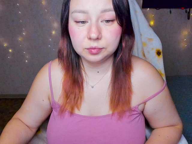 MilkaFoxy live cam on BongaCams