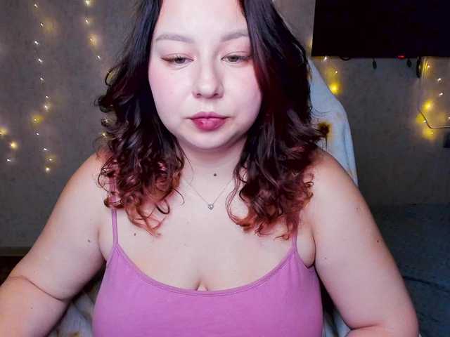 MilkaFoxy live cam on BongaCams