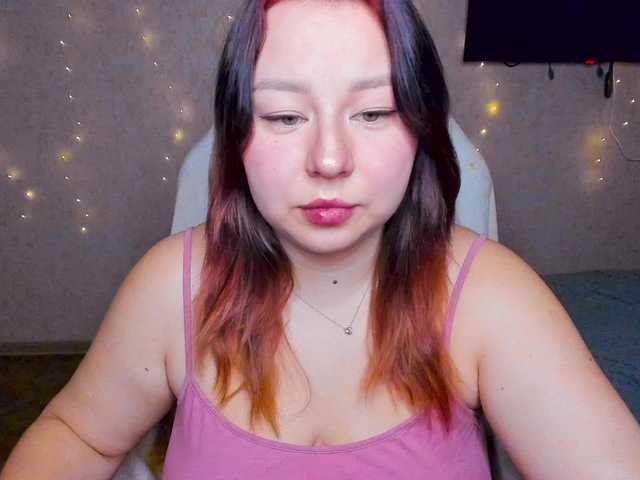 MilkaFoxy live cam on BongaCams