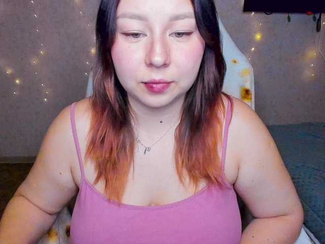 MilkaFoxy live cam on BongaCams
